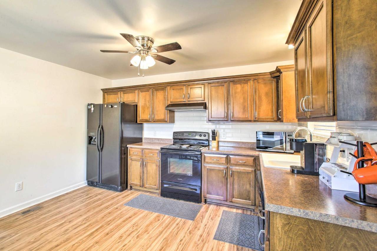 Villa Charming Springfield Escape With Furnished Deck Exterior foto