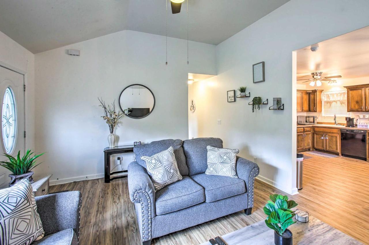 Villa Charming Springfield Escape With Furnished Deck Exterior foto