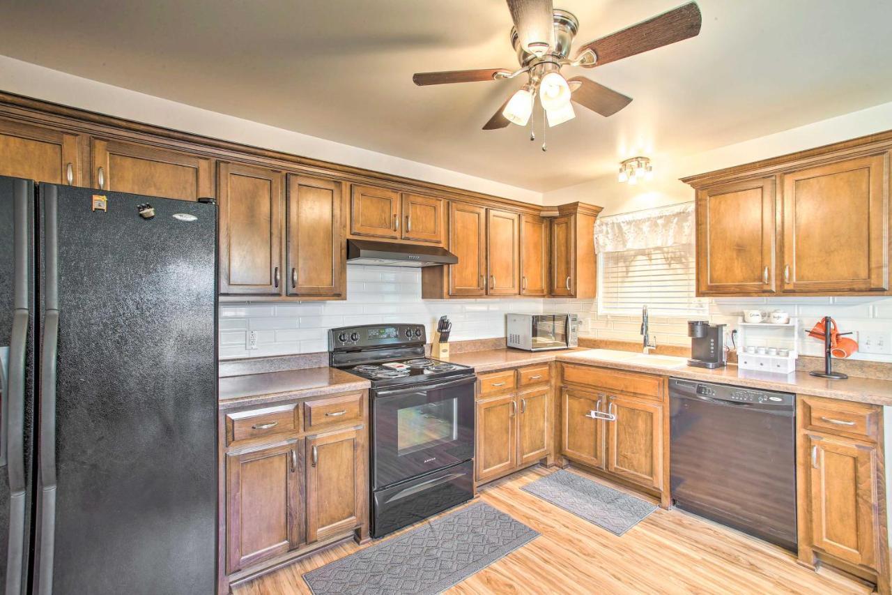 Villa Charming Springfield Escape With Furnished Deck Exterior foto